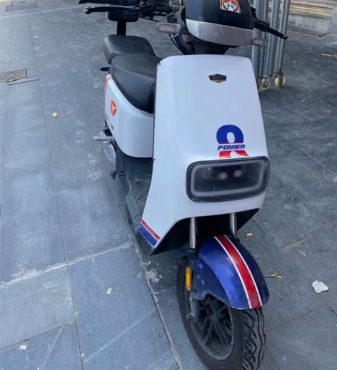 出一台二手雅迪DE8，60v20A铅酸电池...