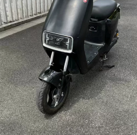 二手电动车雅迪爱玛款式品牌都有 9成新，外...