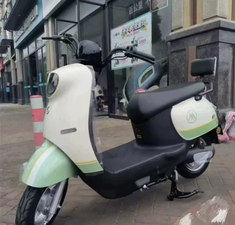 二手电动车雅迪爱玛款式品牌都有 9成新，外...