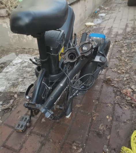 可折叠电动自行车，22年5月新日48v25...