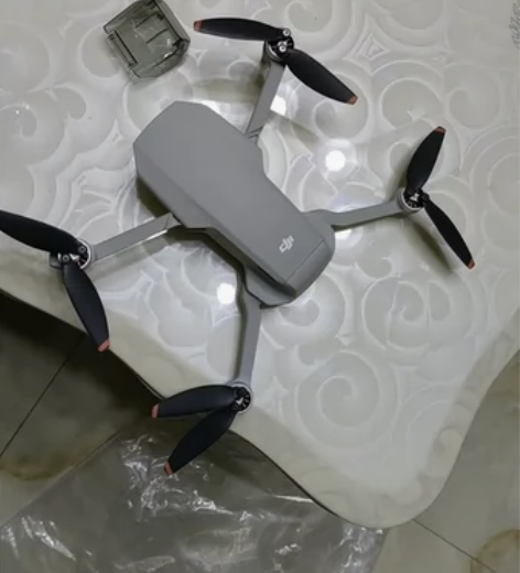 出几乎全新的大疆mini2se，生产日期1...