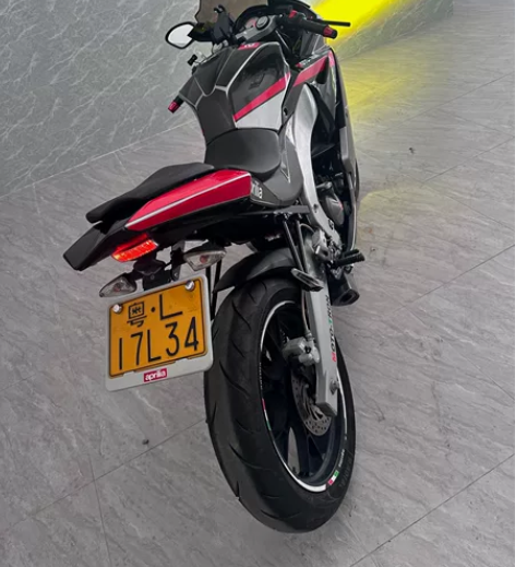 22年一月阿普利亚GPR150 纯正仿赛血...