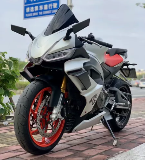 【品牌车型】阿普利亚RS660。 【上牌年...