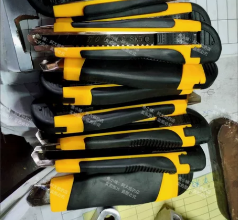 清货9.9元包邮重型加厚黑刃美工刀工业耐用...