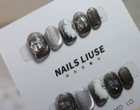 流色手绘羽毛穿戴甲高级感纯手工定制成品美甲...