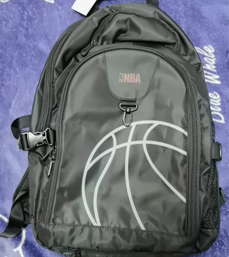 全新NBA篮球包，126包邮。 感兴趣的话...