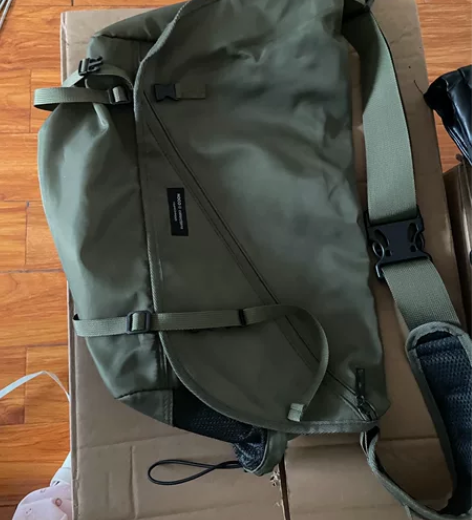 单肩斜挎包 25出Louis Vuitto...