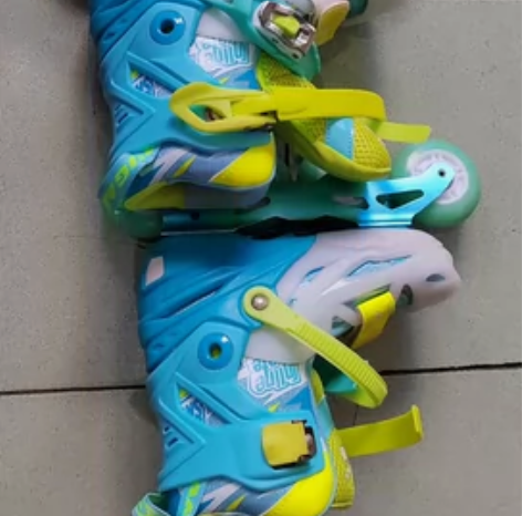 *全新美洲狮专业滑冰鞋,适合32到35码的...