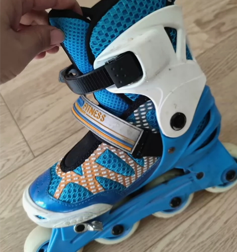 米高轮滑鞋一双31码-34码 上了半年课，...