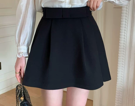 杨小卷 法式蝴蝶结黑色a字半身裙女春季新款...