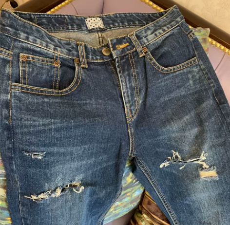 韩国破洞九分牛仔裤，穿洗一两次，全棉没弹力...
