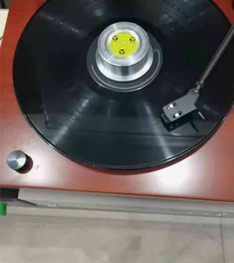 出古典交响曲一套三张，巴赫作品，乐队，指挥...