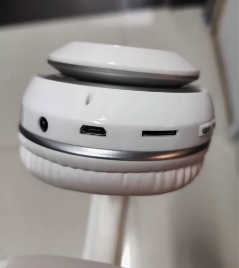 ?小米头戴式蓝牙耳机，全新 感兴趣的话点“...