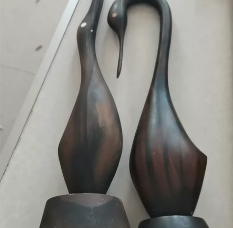 2个木雕，脖子有粘便宜出 感兴趣的话点“我...