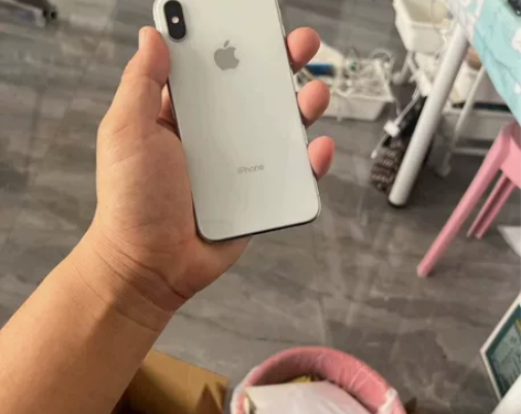 学生缺钱出  本人自用一手95新iPhon...