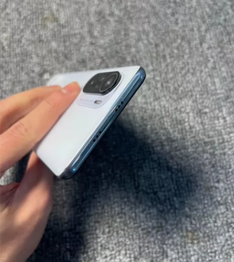 ?型号:? 红米k40 pro 颜色：白色...