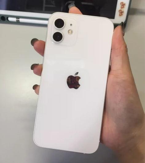 自用iPhone12 128g白色 因为自...
