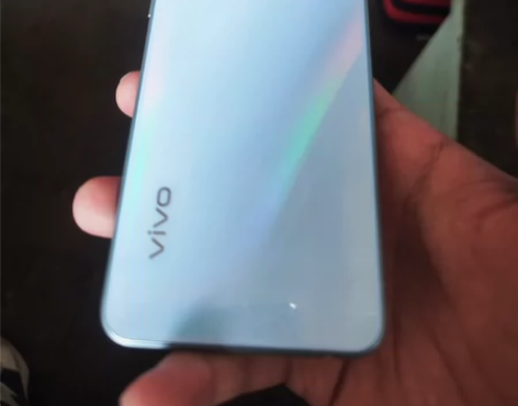 vivo Y30 标准版 128+4 ，成...