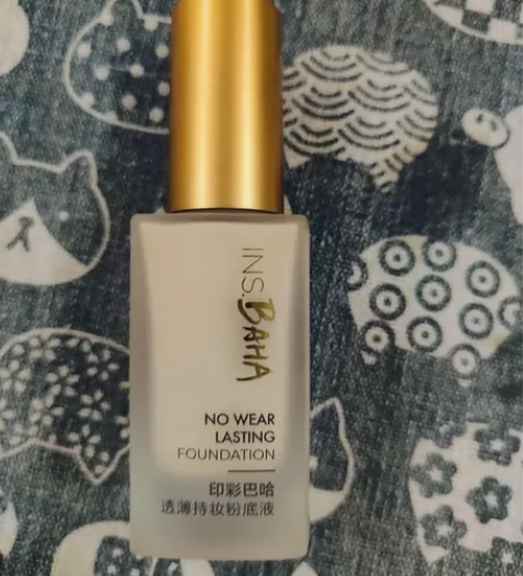 珀莱雅的粉底液 这个色号对我来说太白了 就...