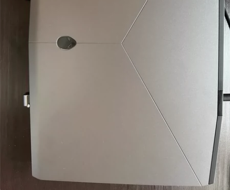 外星人笔记本m17，修过一次主板，屏幕换过...