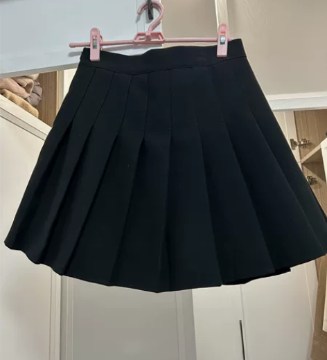 百搭百褶裙。jk群。尺码买大了。均都穿过一...