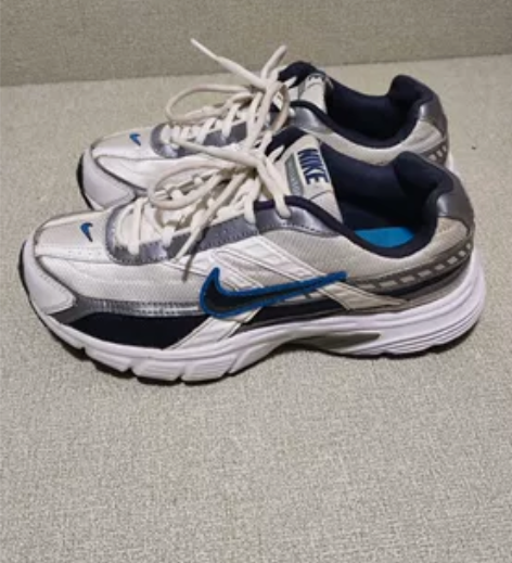 耐克复古运动鞋39码，二手闲置，保真支持鉴...