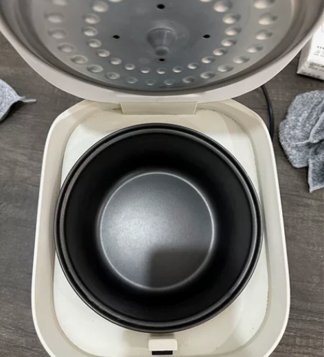 自己用的美菱电饭锅，使用次数不超过40次，...