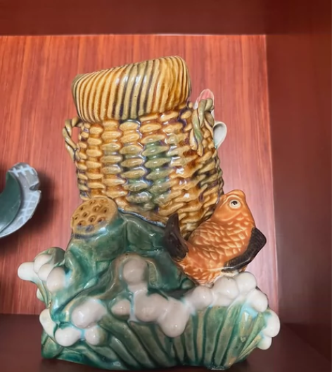 中国锦鲤鲤鱼雕塑摆件 陶瓷插花瓶 高20厘...