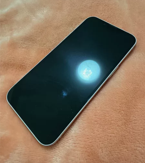 女生自用苹果13 国行256粉色 换15了...