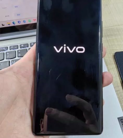 vivo x90 顶配12+512黑色，因...