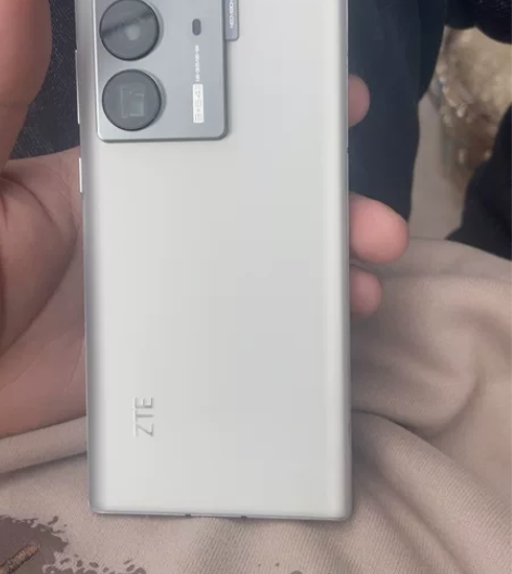 99成新 中兴 Axon 40 Ultra...