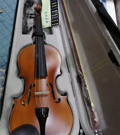 实木手工小提琴，原价在3000左右。音色非...