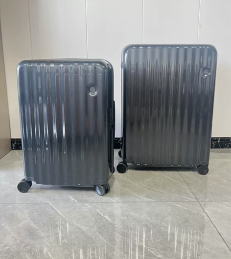 ito品牌行李箱，高端货 纯pc，超轻体重...