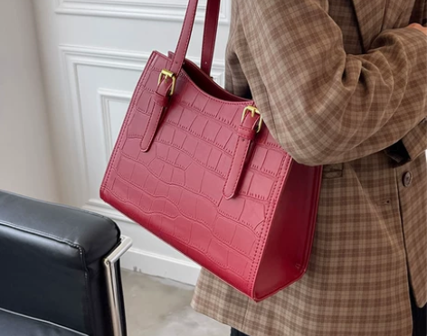 红色结婚新娘包包女2024新款潮腋下包大容...