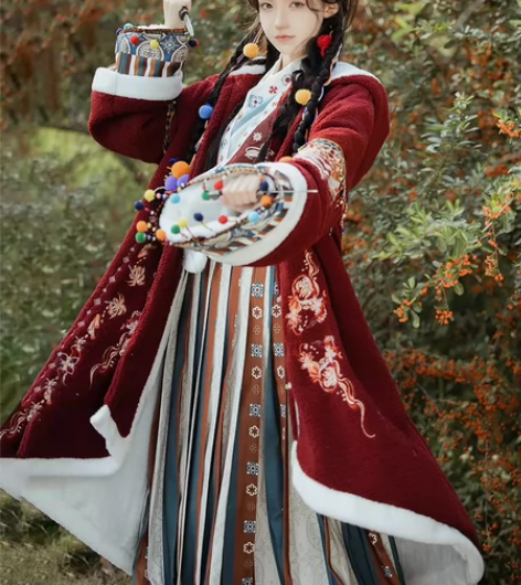 玉术家的藏风汉服 S码——L码都可以 只收...