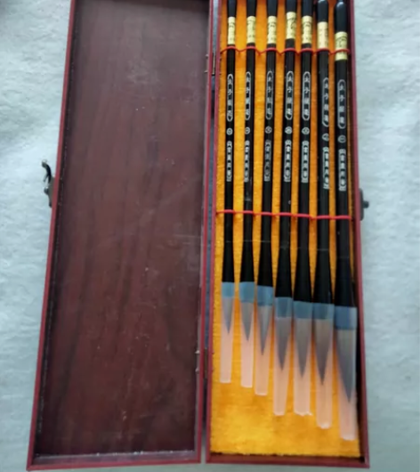 出一套7支装毛笔，孩子不用了，全新的低价出...