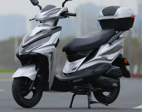 新款风行国四电喷摩托车125踏板车燃油车男...