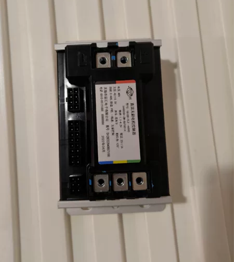 新大洲本田S07车型电动自行车，原车上安装...