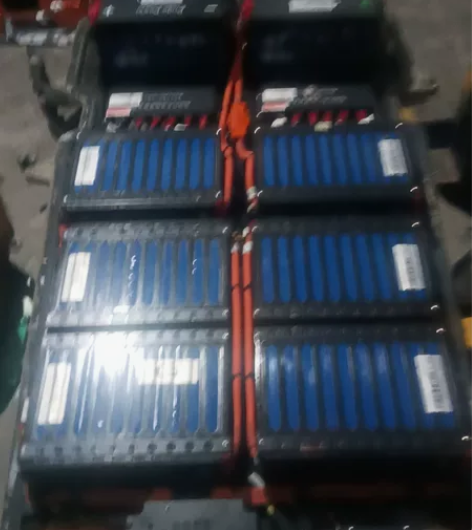 普莱德，磷酸铁锂，两台车抽测内阻0.7-0...