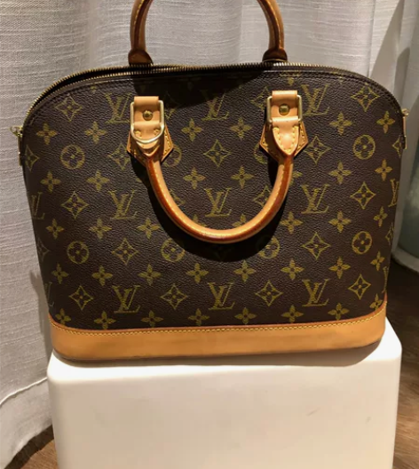 9新 LV 大号贝壳包,色泽,形态很好,无...