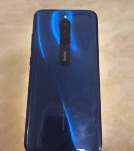 红米8手机，4加64g内存，外屏爆，没有账...