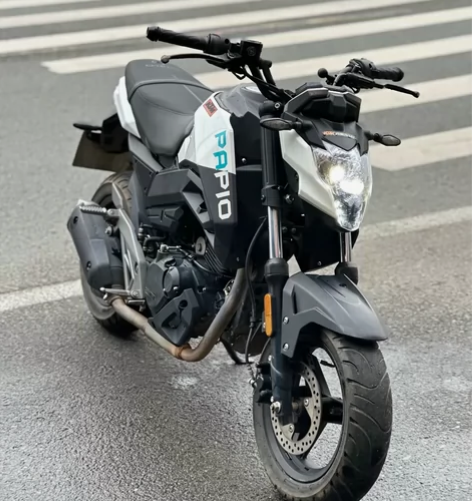 22年春风狒狒美女一手车 几千公里 手续齐...