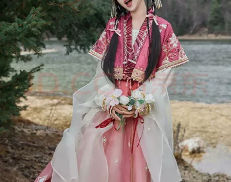 十三余小豆蔻儿[彤云宴]对襟外套圆领衫齐腰...