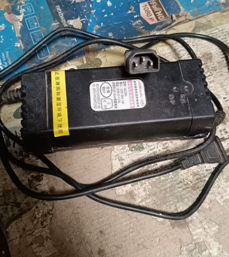 爱玛48v20ah电动车铅酸电池充电器，公...