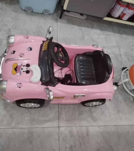 小车低价出售能遥控  三个档   能自己开...