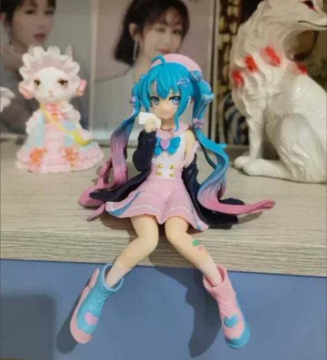 【捡漏1元出】可爱初音未来手办压泡面坐姿二...