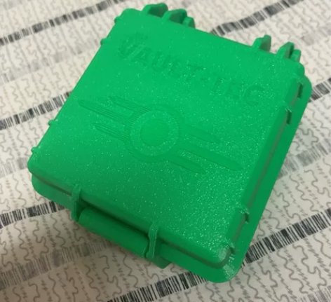 辐射 避难所科技塑料收纳盒子 感兴趣的话点...