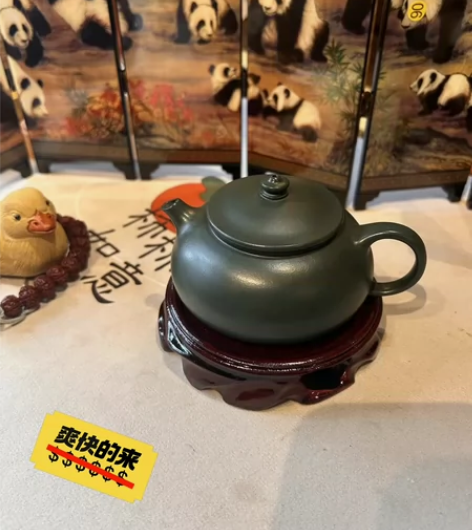 茶馆倒闭了，处理大量滞销茶叶老茶饼宜兴原矿...