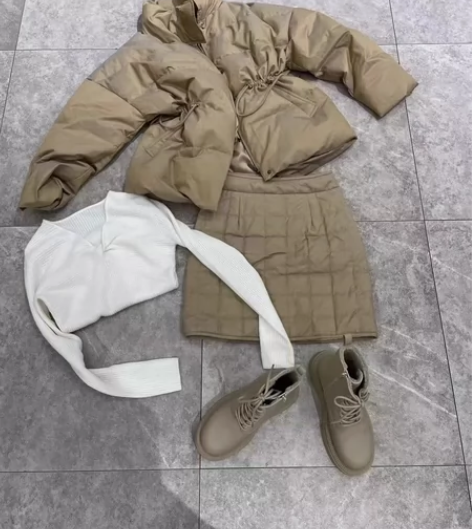 羽绒服 实体店1599购买 这个颜色款式 ...