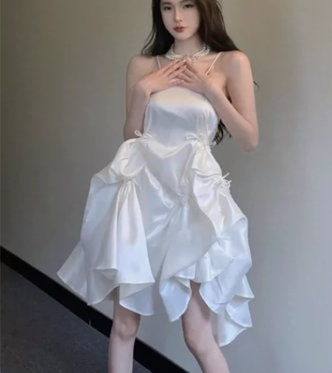 不规则公主风吊带白色蝴蝶结蓬蓬裙 线下店购...